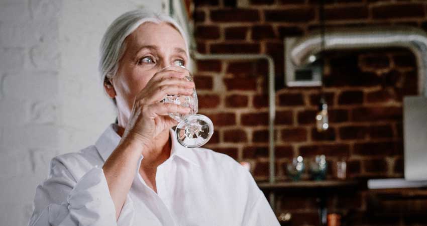 It removes toxins from the body It removes toxins from the body
